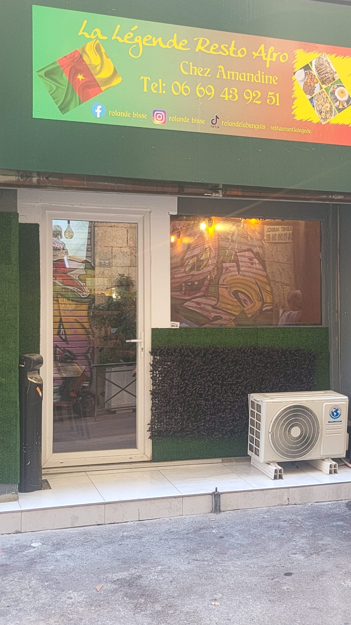 La façade verte, rue de la Palud